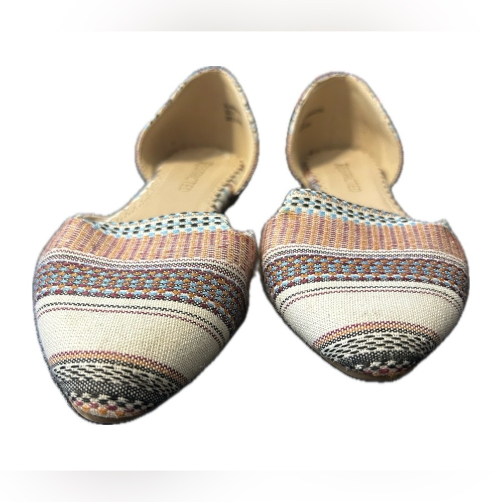 NWOT. Restricted Slip On. Size 8. - Picture 4 of 9